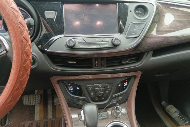 Used Buick Envision 2017 28T Four-Wheel Drive Elite Model Audio And AC Panel