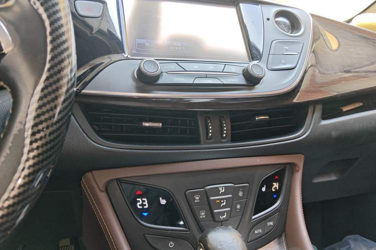 Used Buick Envision 2017 20T Two-Wheel Drive Elite Version Audio And AC Panel
