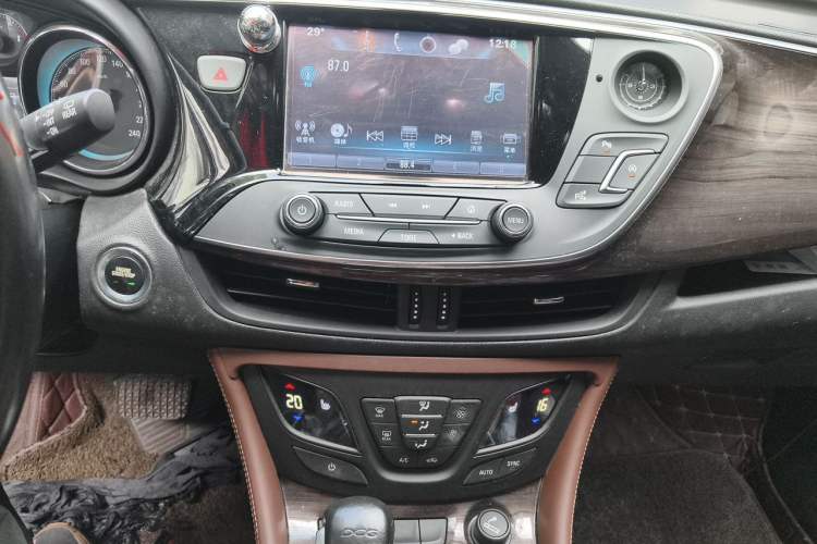 Used Buick Envision 2017 20T Two-Wheel Drive Luxury Model Audio And AC Panel