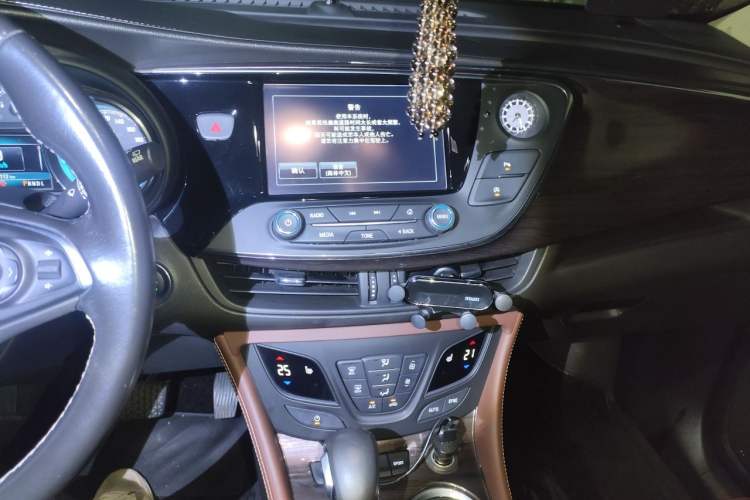 Used Buick Envision 2017 28T Four-Wheel Drive Elite Model Audio And AC Panel