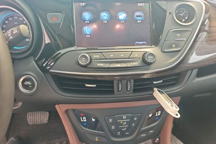 Used Buick Envision 2017 20T Two-Wheel Drive Elite Version Audio And AC Panel
