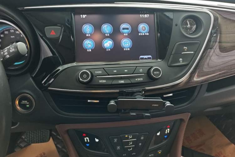 Used Buick Envision 2017 28T Four-Wheel Drive Elite Model Audio And AC Panel