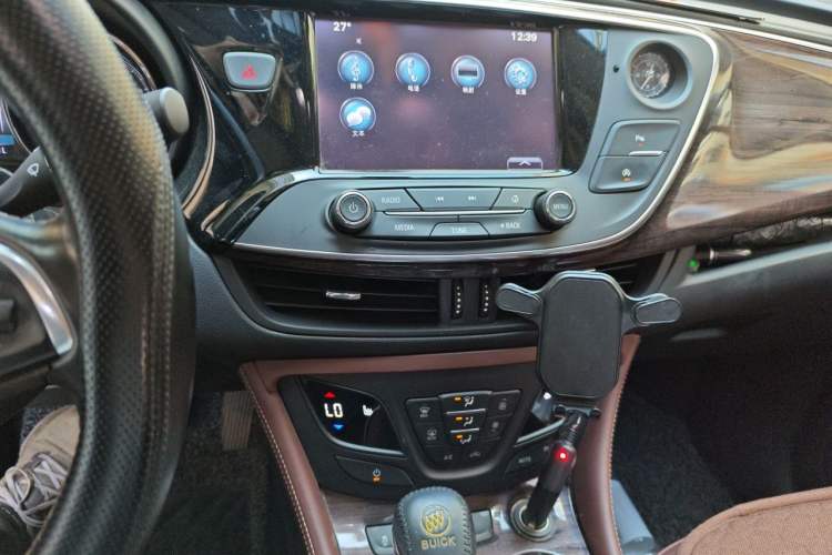 Used Buick Envision 2017 20T Two-Wheel Drive Elite Version Audio And AC Panel