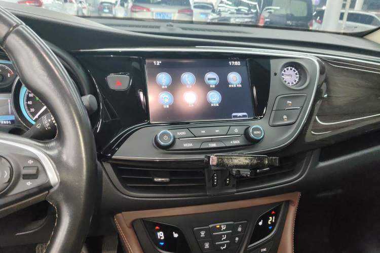 Used Buick Envision 2017 28T Four-Wheel Drive Elite Model Audio And AC Panel