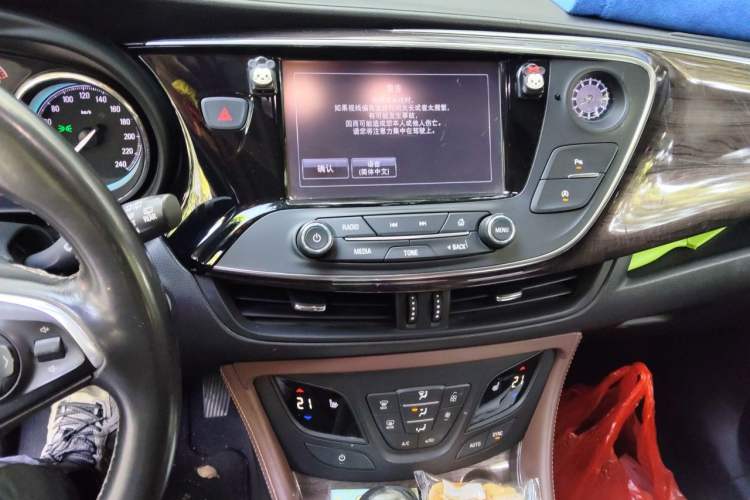 Used Buick Envision 2017 20T Two-Wheel Drive Elite Version Audio And AC Panel