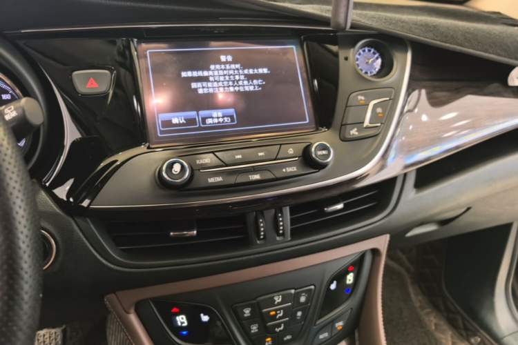 Used Buick Envision 2017 20T Two-Wheel Drive Luxury Model Audio And AC Panel