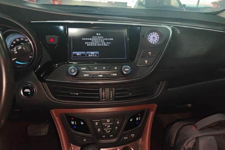 Used Buick Envision 2017 28T Four-Wheel Drive Elite Model Audio And AC Panel