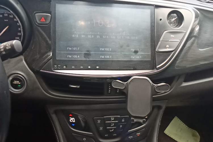 Used Buick Envision 2017 20T Two-Wheel Drive Elite Version Audio And AC Panel