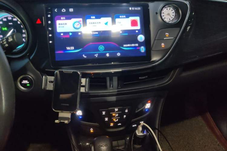 Used Buick Envision 2017 20T Two-Wheel Drive Elite Version Audio And AC Panel