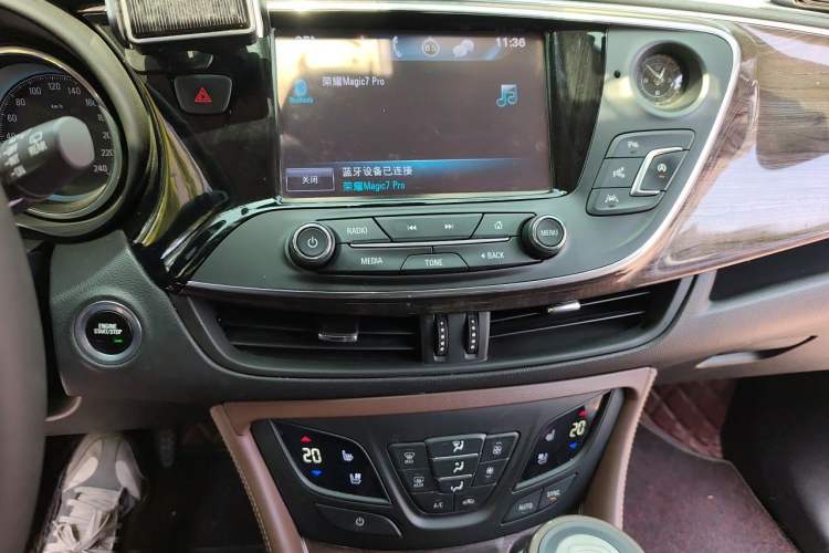 Used Buick Envision 2017 28T Four-Wheel Drive Luxury Model Audio And AC Panel