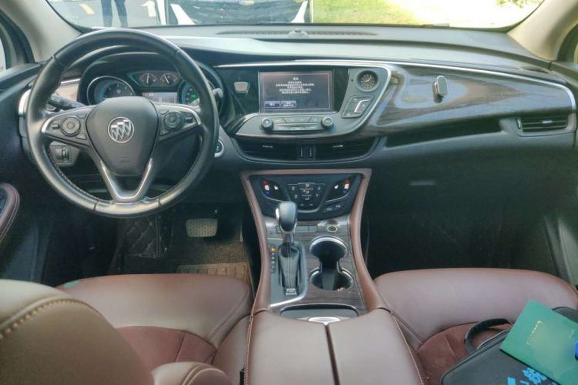 Used Buick Envision 2017 20T Two-Wheel Drive Luxury Model Center Console