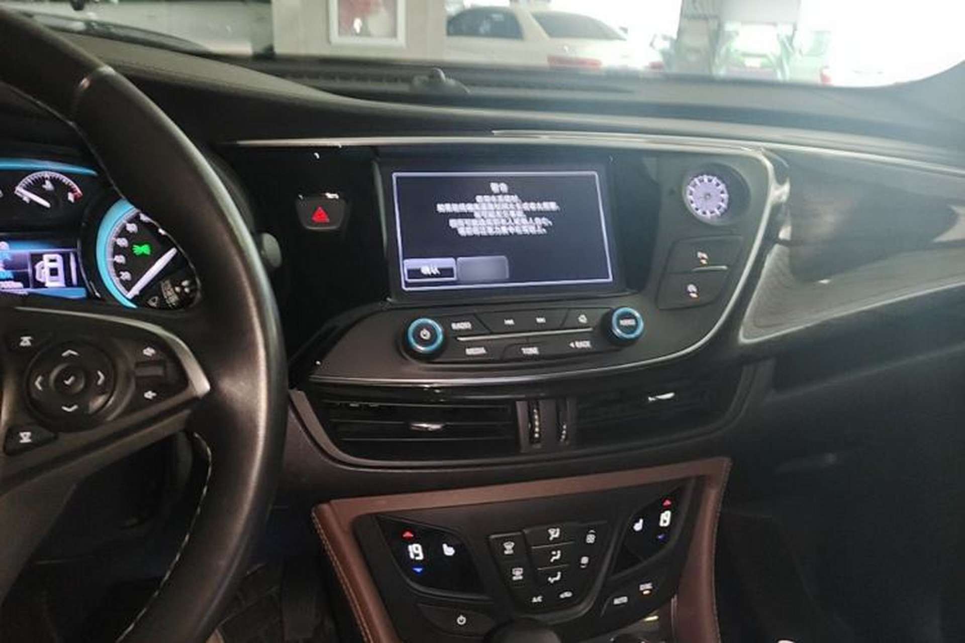 Used Buick Envision 2017 28T Four-Wheel Drive Elite Model Center Console