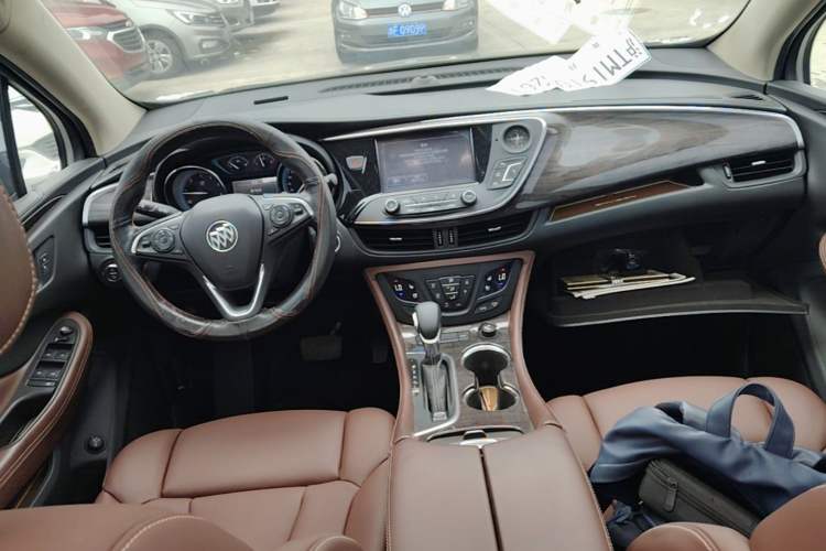 Used Buick Envision 2017 28T Four-Wheel Drive Luxury Model Center Console