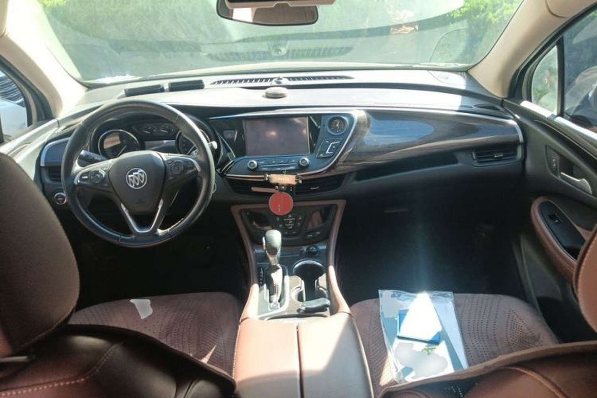 Used Buick Envision 2017 20T Two-Wheel Drive Luxury Model Center Console