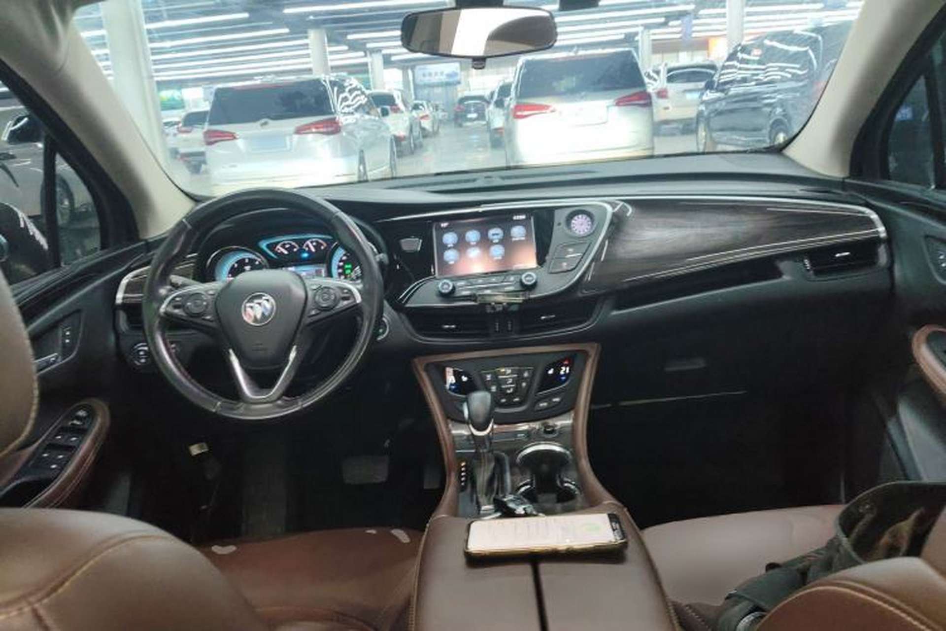 Used Buick Envision 2017 28T Four-Wheel Drive Elite Model Center Console