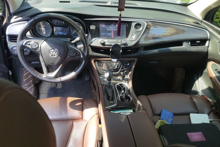 Used Buick Envision 2017 28T Four-Wheel Drive Luxury Model Center Console