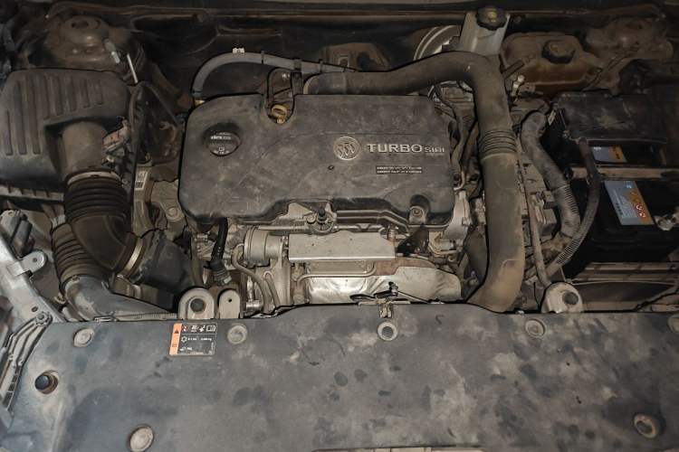 Used Buick Envision 2017 20T Two-Wheel Drive Luxury Model Engine Bay