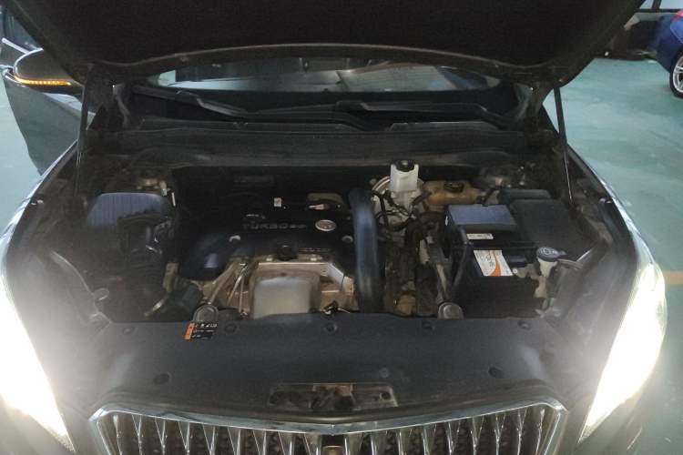 Used Buick Envision 2017 28T Four-Wheel Drive Elite Model Engine Bay