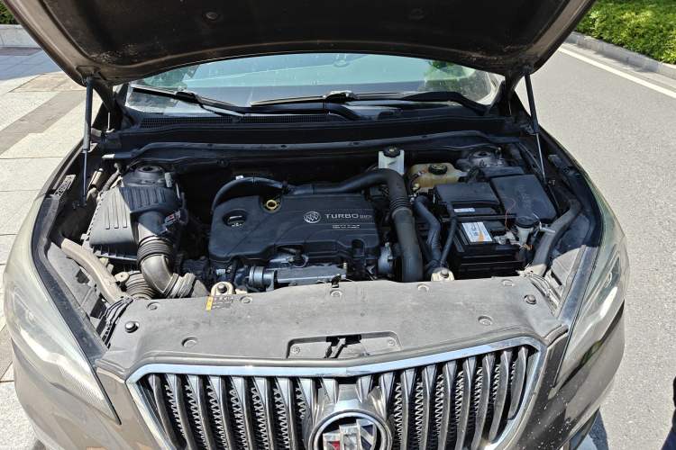 Used Buick Envision 2017 20T Two-Wheel Drive Elite Version Engine Bay