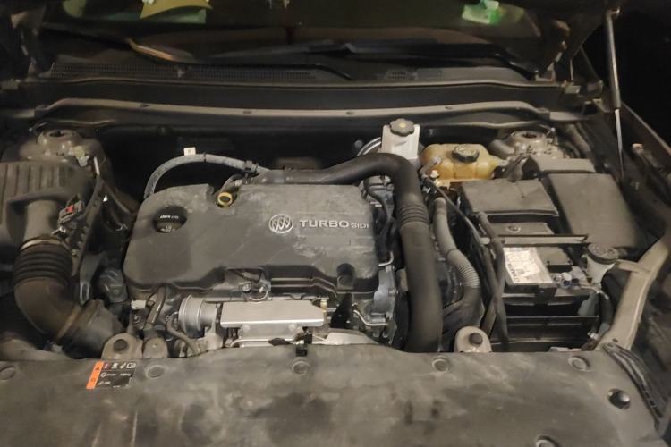 Used Buick Envision 2017 20T Two-Wheel Drive Elite Version Engine Bay