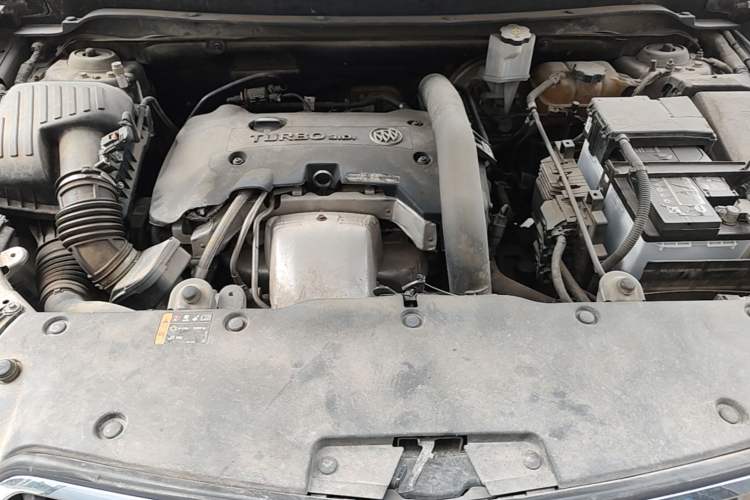 Used Buick Envision 2017 28T Four-Wheel Drive Elite Model Engine Bay