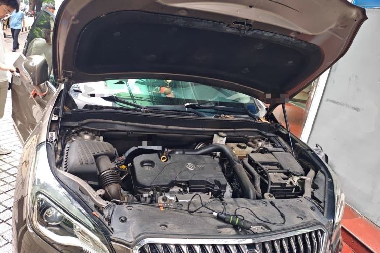 Used Buick Envision 2017 20T Two-Wheel Drive Elite Version Engine Bay