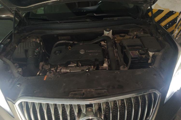 Used Buick Envision 2017 20T Two-Wheel Drive Elite Version Engine Bay