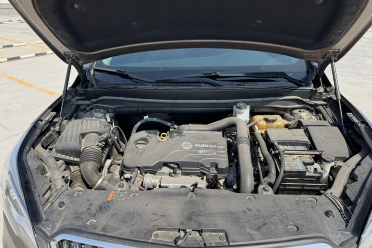 Used Buick Envision 2017 20T Two-Wheel Drive Elite Version Engine Bay