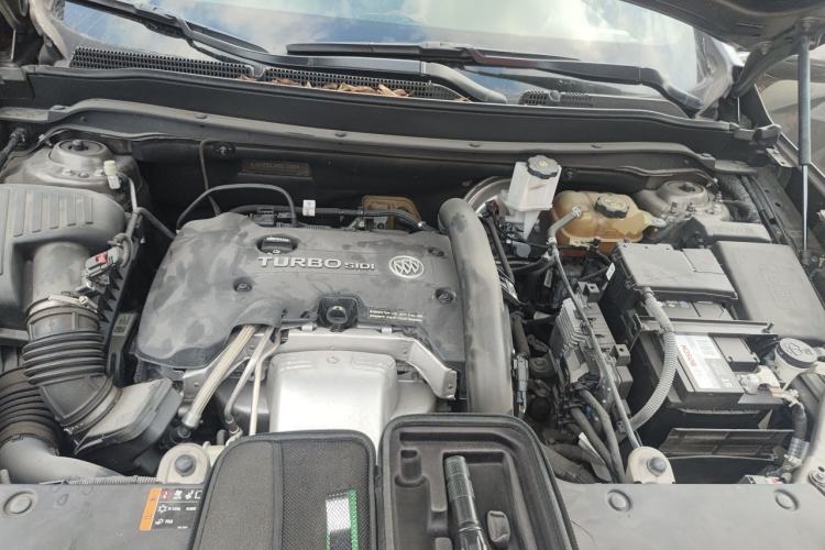 Used Buick Envision 2017 28T Four-Wheel Drive Elite Model Engine Bay