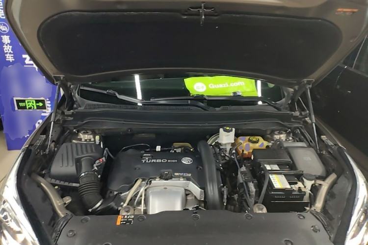 Used Buick Envision 2017 28T Four-Wheel Drive Elite Model Engine Bay