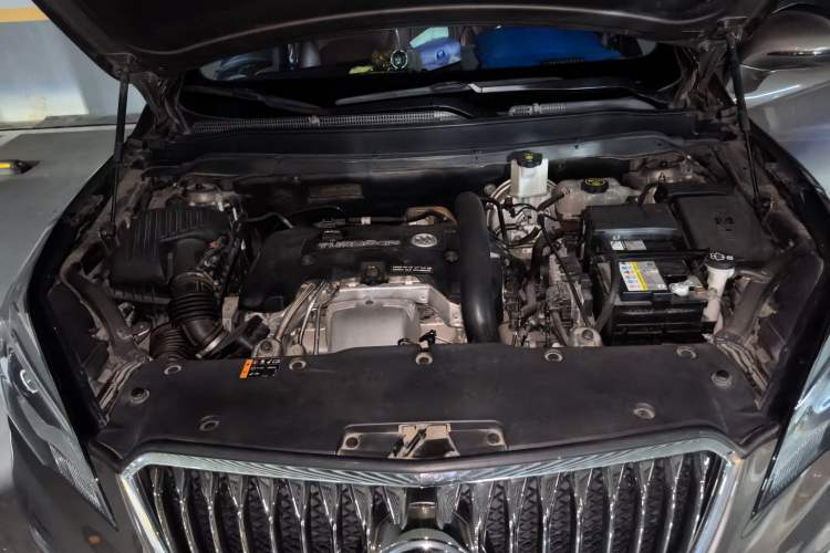Used Buick Envision 2017 28T Four-Wheel Drive Elite Model Engine Bay