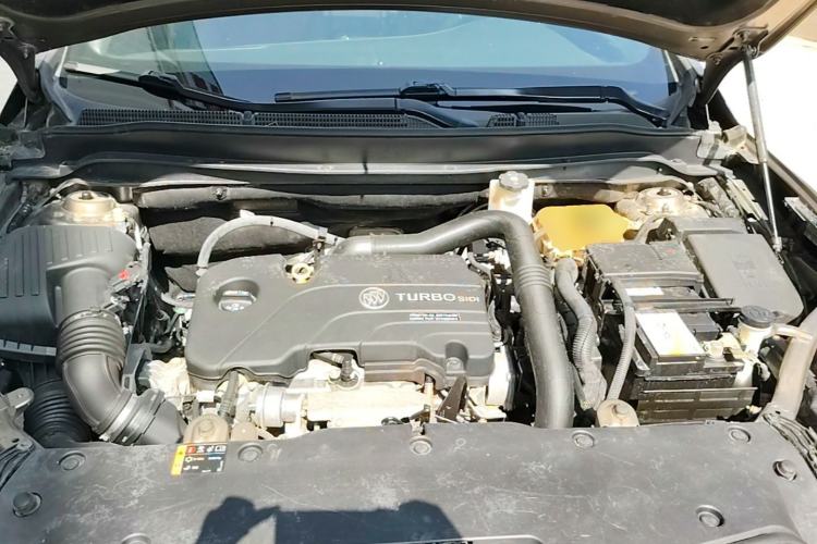 Used Buick Envision 2017 20T Two-Wheel Drive Luxury Model Engine Bay