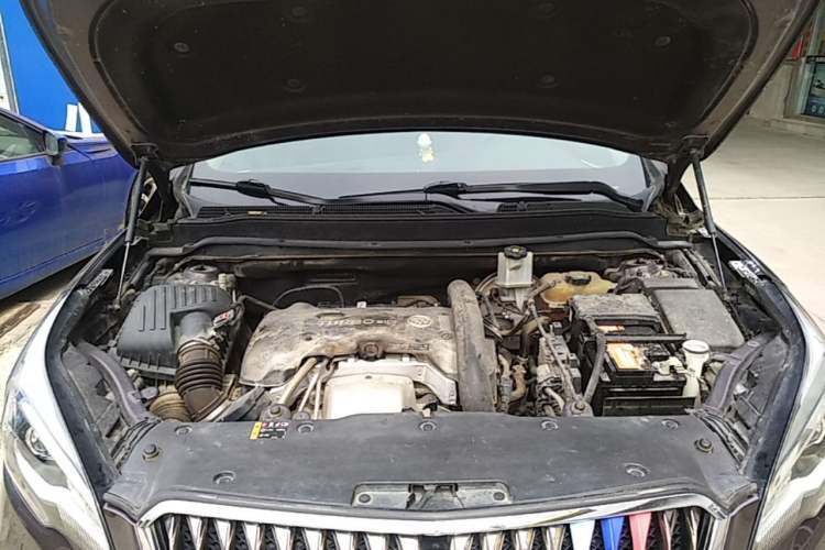 Used Buick Envision 2017 28T Four-Wheel Drive Elite Model Engine Bay