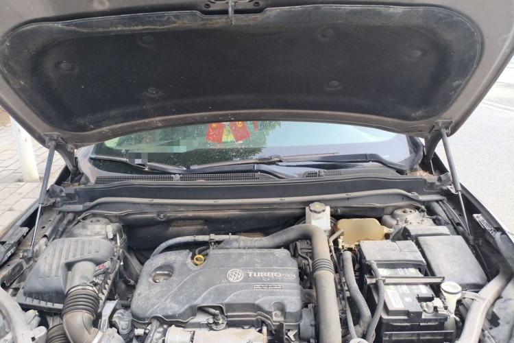 Used Buick Envision 2017 20T Two-Wheel Drive Elite Version Engine Bay