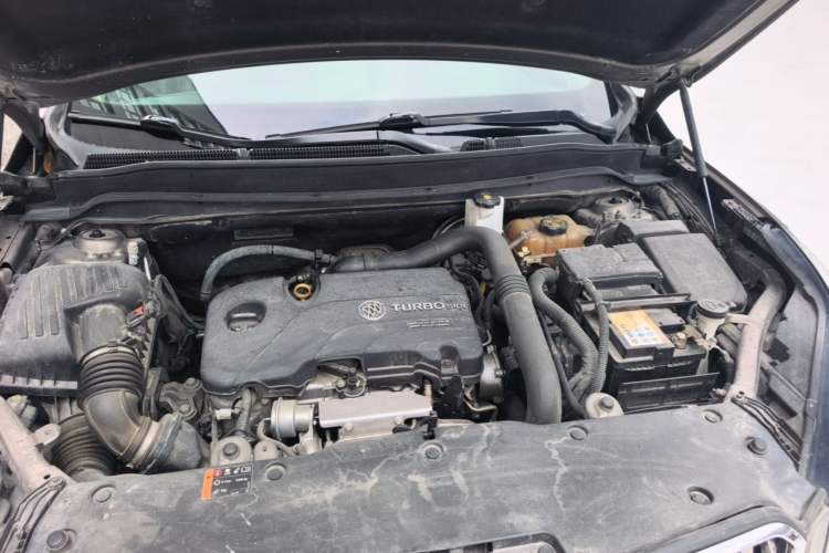 Used Buick Envision 2017 20T Two-Wheel Drive Elite Version Engine Bay