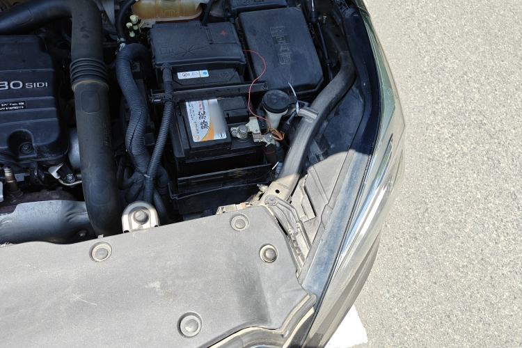Used Buick Envision 2017 20T Two-Wheel Drive Elite Version Engine Bay Left