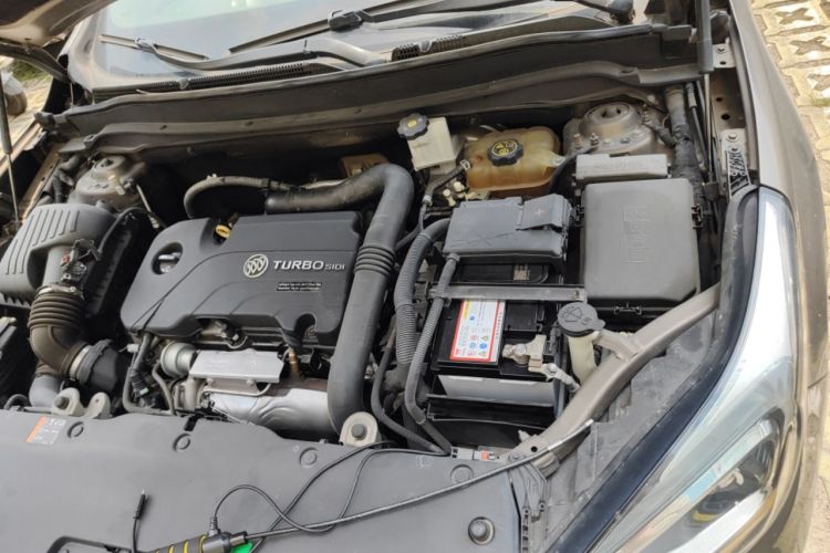 Used Buick Envision 2017 20T Two-Wheel Drive Luxury Model Engine Bay Left