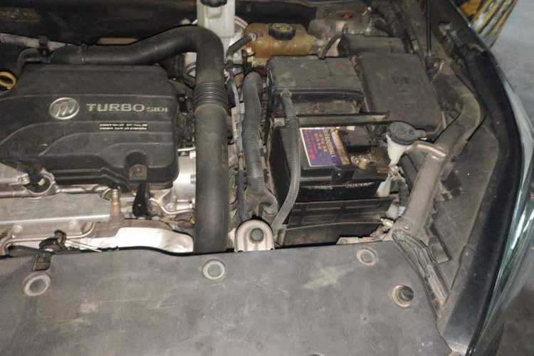 Used Buick Envision 2017 20T Two-Wheel Drive Elite Version Engine Bay Left
