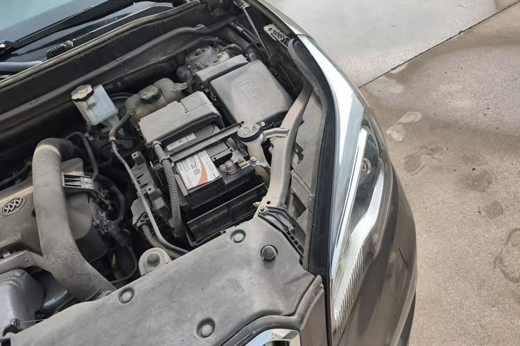 Used Buick Envision 2017 28T Four-Wheel Drive Elite Model Engine Bay Left