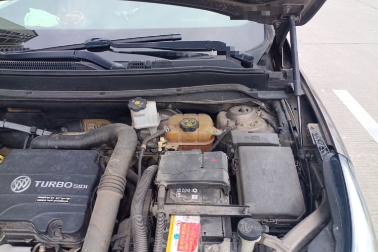 Used Buick Envision 2017 20T Two-Wheel Drive Elite Version Engine Bay Left