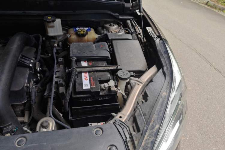 Used Buick Envision 2017 28T Four-Wheel Drive Elite Model Engine Bay Left