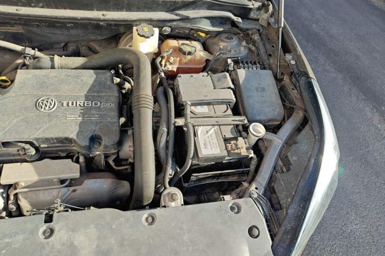 Used Buick Envision 2017 20T Two-Wheel Drive Luxury Model Engine Bay Left