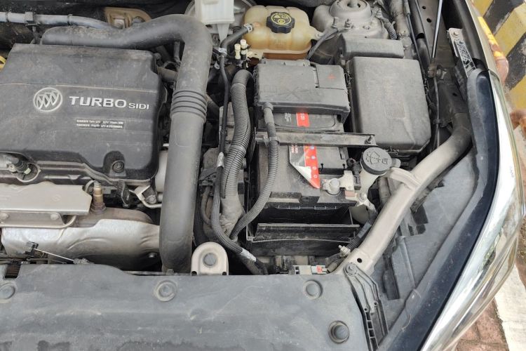 Used Buick Envision 2017 20T Two-Wheel Drive Elite Version Engine Bay Left