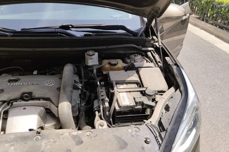 Used Buick Envision 2017 28T Four-Wheel Drive Elite Model Engine Bay Left