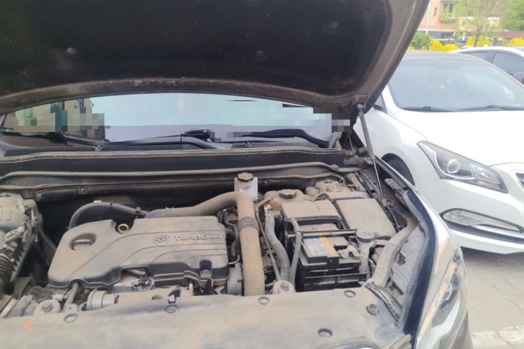 Used Buick Envision 2017 20T Two-Wheel Drive Elite Version Engine Bay Left