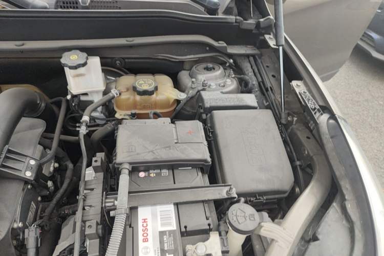 Used Buick Envision 2017 28T Four-Wheel Drive Elite Model Engine Bay Left