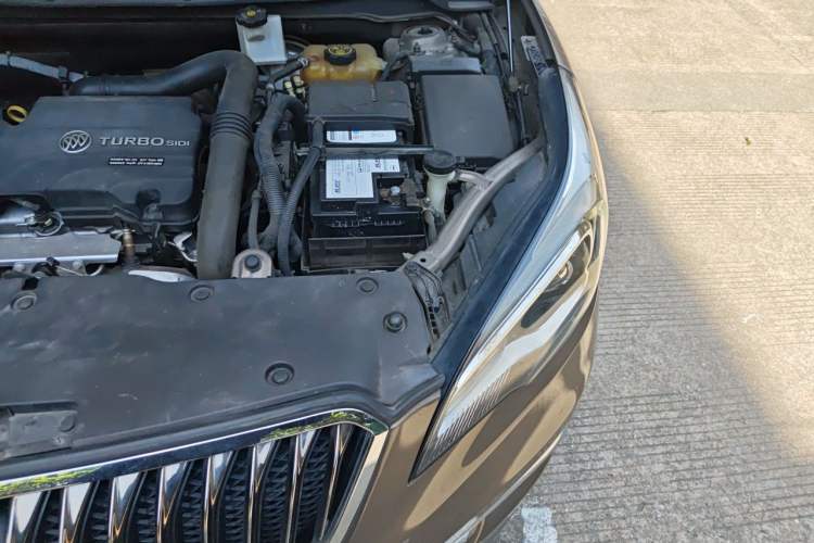 Used Buick Envision 2017 20T Two-Wheel Drive Elite Version Engine Bay Left