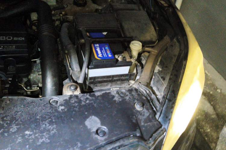 Used Buick Envision 2017 20T Two-Wheel Drive Elite Version Engine Bay Left