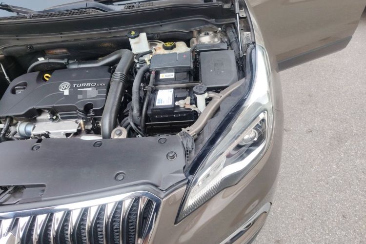 Used Buick Envision 2017 20T Two-Wheel Drive Leading Version Engine Bay Left