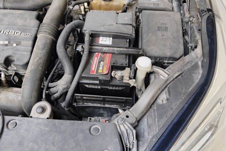 Used Buick Envision 2017 20T Two-Wheel Drive Elite Version Engine Bay Left
